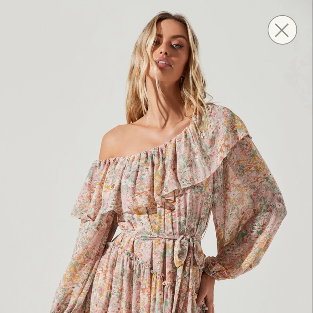 ASTR - KAYLANI OFF SHOULDER RUFFLE FLORAL MAXI